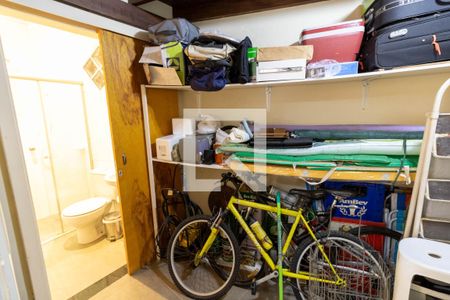 Casa para alugar com 285m², 4 quartos e 5 vagas Casa para alugar com 285m², 4 quartos e 5 vagasQuarto de Serviço