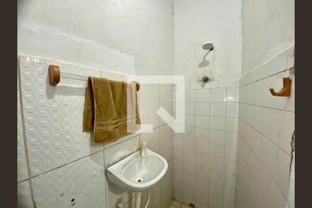 Banheiro de kitnet/studio para alugar com 0 quarto, 30m² em Centro, Salvador