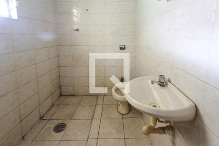 Banheiro de casa para alugar com 1 quarto, 75m² em Jardim Vila Formosa, São Paulo