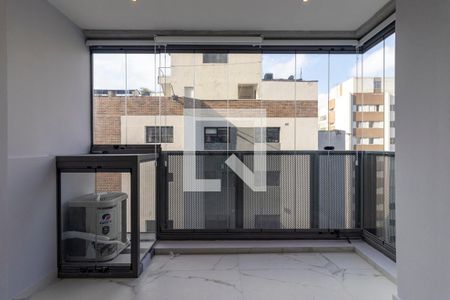 Varanda de kitnet/studio para alugar com 1 quarto, 28m² em Indianópolis, São Paulo
