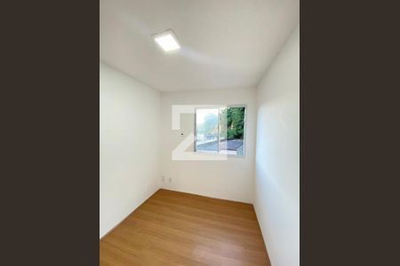 Quarto 1 de apartamento para alugar com 2 quartos, 42m² em Bonsucesso, Rio de Janeiro