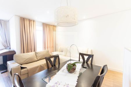 Apartamento à venda com 67m², 2 quartos e 2 vagasSala