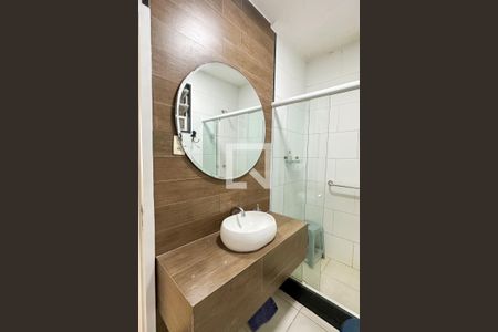 Banheiro de apartamento à venda com 2 quartos, 51m² em Copacabana, Rio de Janeiro
