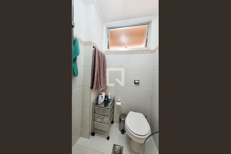 Banheiro de apartamento à venda com 1 quarto, 47m² em Cambuí, Campinas