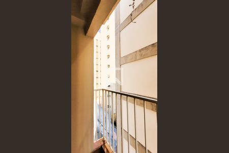 Varanda de apartamento à venda com 1 quarto, 47m² em Cambuí, Campinas