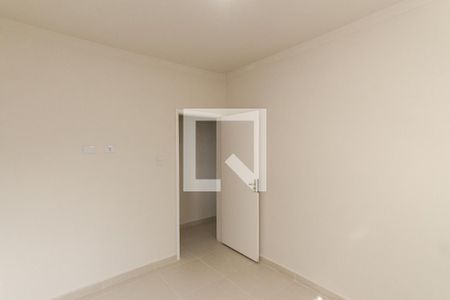 Quarto 2 de casa para alugar com 2 quartos, 58m² em Vila Sabrina, São Paulo