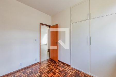 Quarto 1 de apartamento para alugar com 2 quartos, 75m² em Santa Efigênia, Belo Horizonte