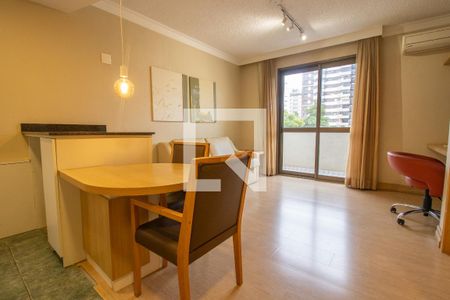 Sala e Cozinha de apartamento à venda com 1 quarto, 44m² em Rio Branco, Porto Alegre