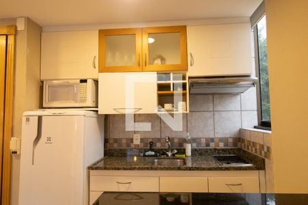 Sala e Cozinha de apartamento para alugar com 1 quarto, 44m² em Rio Branco, Porto Alegre