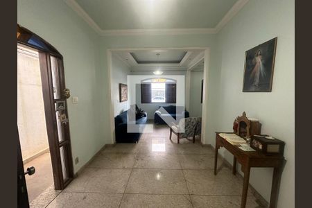 Casa à venda com 3 quartos, 250m² em Cachoeirinha, Belo Horizonte