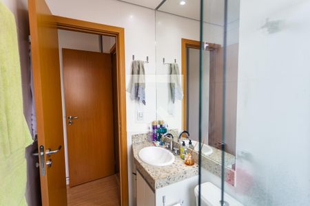 Banheiro da Suíte de apartamento à venda com 2 quartos, 66m² em Santo Antônio, Belo Horizonte
