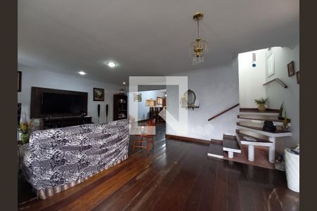 Sala de estar de casa para alugar com 3 quartos, 100m² em Jardim dos Lagos, São Paulo