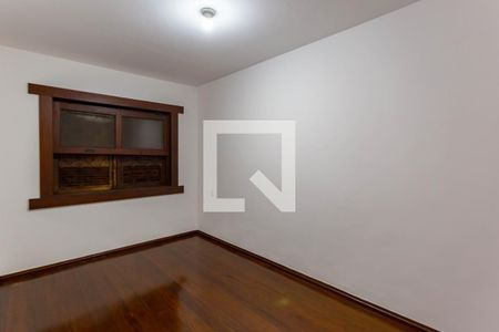 Quarto de casa para alugar com 3 quartos, 210m² em Santo Antônio, Belo Horizonte