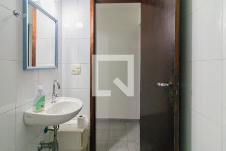 Banheiro 01 de casa à venda com 2 quartos, 150m² em Cidade São Francisco, São Paulo