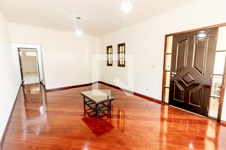 Sala de casa para alugar com 4 quartos, 193m² em Vila Helena, Santo André