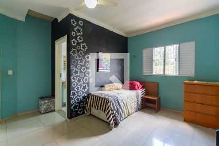 Casa à venda com 217m², 4 quartos e 3 vagas Casa à venda com 217m², 4 quartos e 3 vagasSuíte 3