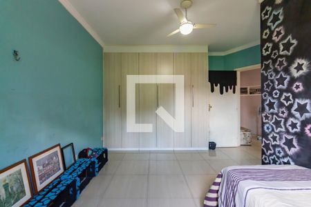 Casa à venda com 217m², 4 quartos e 3 vagas Casa à venda com 217m², 4 quartos e 3 vagasSuíte 3