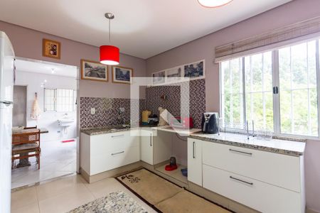 Casa à venda com 217m², 4 quartos e 3 vagas Casa à venda com 217m², 4 quartos e 3 vagasCozinha