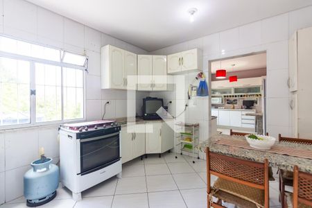 Casa à venda com 217m², 4 quartos e 3 vagas Casa à venda com 217m², 4 quartos e 3 vagasCozinha