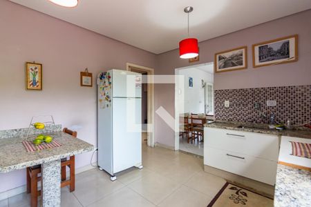 Casa à venda com 217m², 4 quartos e 3 vagas Casa à venda com 217m², 4 quartos e 3 vagasCozinha
