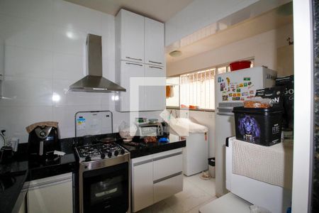 Cozinha de apartamento à venda com 3 quartos, 83m² em Cidade Nova, Belo Horizonte