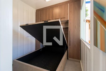 Quarto de kitnet/studio para alugar com 1 quarto, 15m² em  Campo Comprido, Curitiba