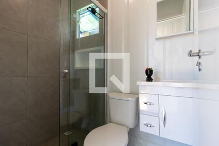 Banheiro Social de kitnet/studio para alugar com 1 quarto, 15m² em  Campo Comprido, Curitiba