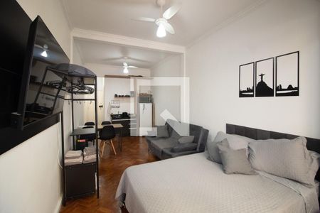 Sala/Quarto de apartamento para alugar com 1 quarto, 52m² em Copacabana, Rio de Janeiro