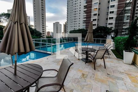 Apartamento à venda com 90m², 3 quartos e 2 vagas Apartamento à venda com 90m², 3 quartos e 2 vagasÁrea comum - Piscina