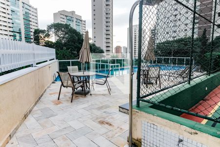 Apartamento à venda com 90m², 3 quartos e 2 vagas Apartamento à venda com 90m², 3 quartos e 2 vagasÁrea comum - Piscina