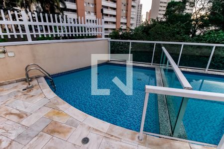 Apartamento à venda com 90m², 3 quartos e 2 vagas Apartamento à venda com 90m², 3 quartos e 2 vagasÁrea comum - Piscina