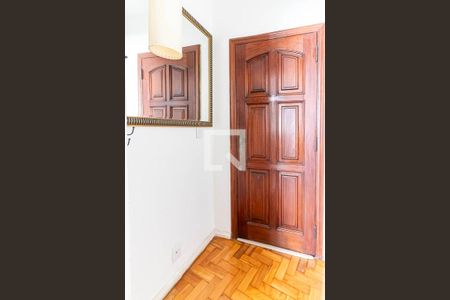 Hall de entrada de apartamento à venda com 3 quartos, 110m² em Icaraí, Niterói