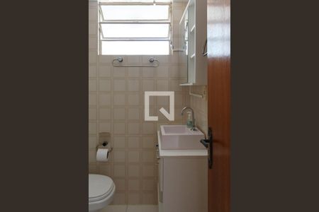 Banheiro de apartamento à venda com 1 quarto, 100m² em Cristal, Porto Alegre
