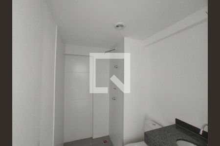 Banheiro  de kitnet/studio para alugar com 1 quarto, 27m² em Perdizes, São Paulo