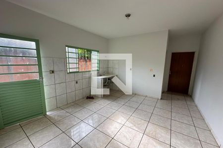 Sala - Cozinha de casa para alugar com 2 quartos, 45m² em Jardim Professor Antonio Palocci, Ribeirão Preto