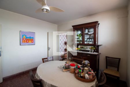 Casa à venda com 300m², 4 quartos e 3 vagas Casa à venda com 300m², 4 quartos e 3 vagasCopa