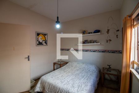 Casa à venda com 300m², 4 quartos e 3 vagas Casa à venda com 300m², 4 quartos e 3 vagasQuarto 2