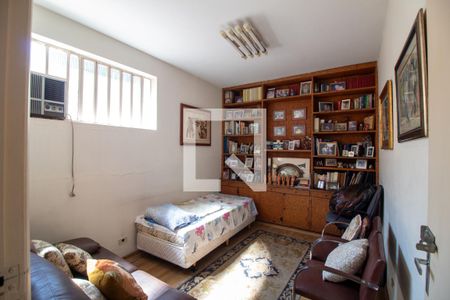 Casa à venda com 300m², 4 quartos e 3 vagas Casa à venda com 300m², 4 quartos e 3 vagasQuarto 1 - Escritorio