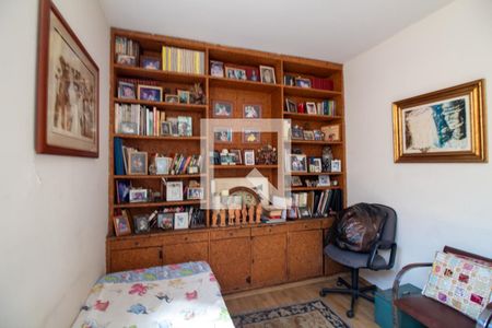 Casa à venda com 300m², 4 quartos e 3 vagas Casa à venda com 300m², 4 quartos e 3 vagasQuarto 1 - Escritorio