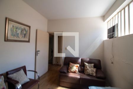 Casa à venda com 300m², 4 quartos e 3 vagas Casa à venda com 300m², 4 quartos e 3 vagasQuarto 1 - Escritorio