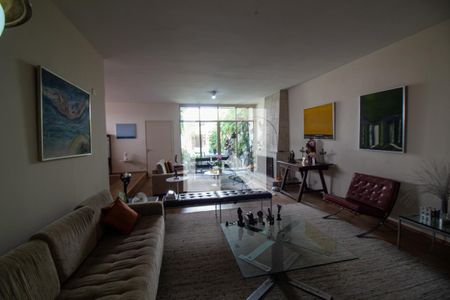 Sala de casa à venda com 4 quartos, 300m² em Itaim Bibi, São Paulo