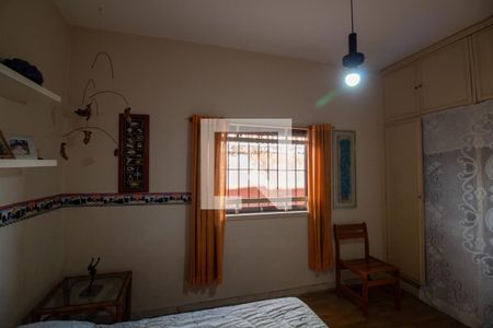 Casa à venda com 300m², 4 quartos e 3 vagas Casa à venda com 300m², 4 quartos e 3 vagasQuarto 2