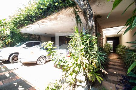 Casa à venda com 300m², 4 quartos e 3 vagas Casa à venda com 300m², 4 quartos e 3 vagasGaragem