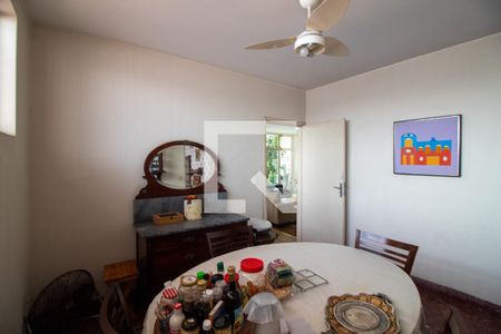 Casa à venda com 300m², 4 quartos e 3 vagas Casa à venda com 300m², 4 quartos e 3 vagasCopa