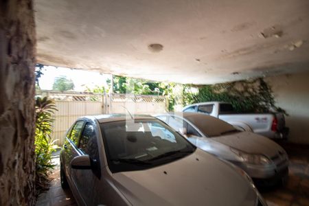 Casa à venda com 300m², 4 quartos e 3 vagas Casa à venda com 300m², 4 quartos e 3 vagasGaragem