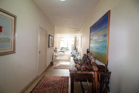 Casa à venda com 300m², 4 quartos e 3 vagas Casa à venda com 300m², 4 quartos e 3 vagasHall de entrada