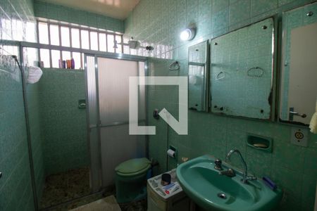 Casa à venda com 300m², 4 quartos e 3 vagas Casa à venda com 300m², 4 quartos e 3 vagasBanheiro