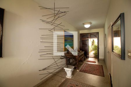 Casa à venda com 300m², 4 quartos e 3 vagas Casa à venda com 300m², 4 quartos e 3 vagasHall de entrada