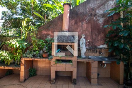 Casa à venda com 300m², 4 quartos e 3 vagas Casa à venda com 300m², 4 quartos e 3 vagasJardim - Churrasqueira