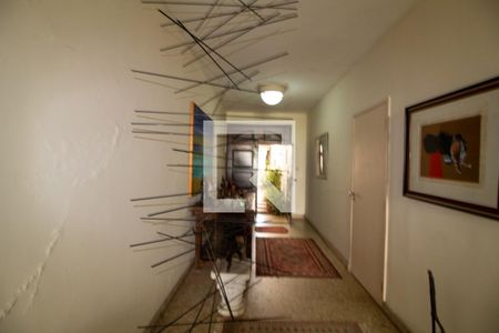 Casa à venda com 300m², 4 quartos e 3 vagas Casa à venda com 300m², 4 quartos e 3 vagasHall de entrada